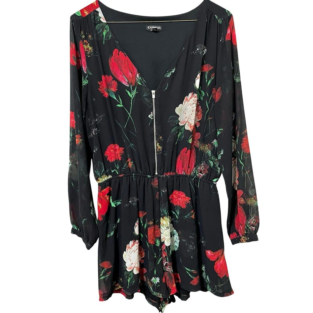 Express Women’s Short Jumper Sz Medium Floral Fully lined Elastic Waist Sexy